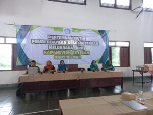 PERTEMUAN RUTIN PEMBERDAYAAN KESEJAHTERAAN KELUARGA (PKK) KAPANEWON SEYEGAN